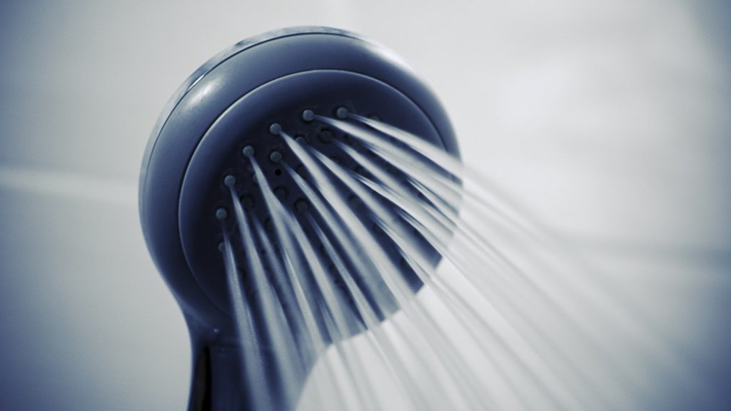 Éviter la perte de pression d'eau dans votre douche